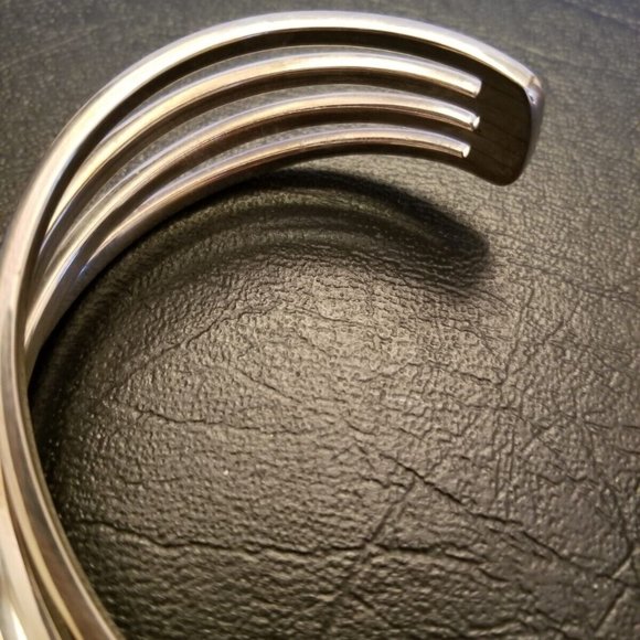 Solid 925 Sterling Silver 4 Bar Twisted Cross Over Open Cuff Bracelet 41.18Grams - Picture 3 of 10